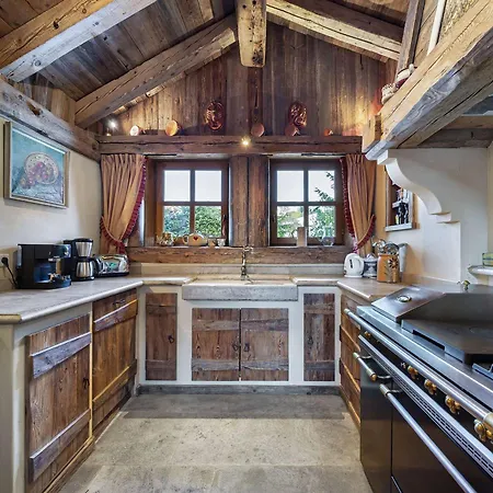 Montagnard A Rochebrune Avec Jacuzzi, Sauna, 6 Chambres, Proche Des Pistes, Accueil 12 Pers - Fr-1-569-37 * Megève