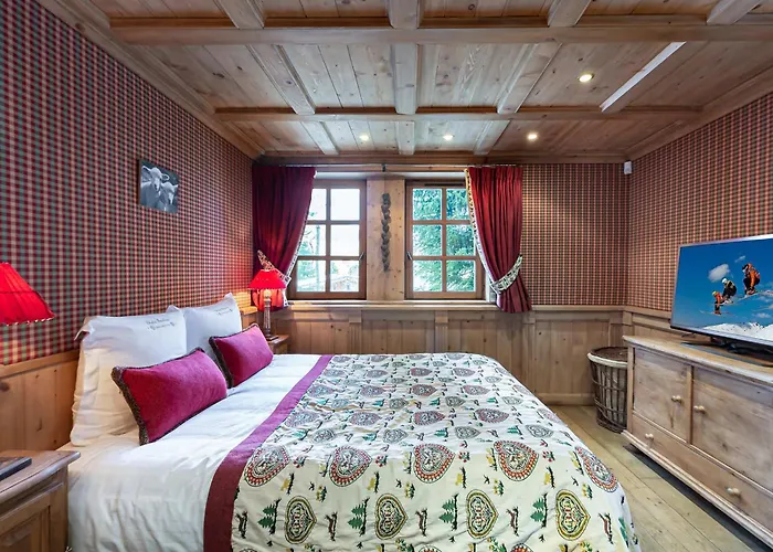 Montagnard A Rochebrune Avec Jacuzzi, Sauna, 6 Chambres, Proche Des Pistes, Accueil 12 Pers - Fr-1-569-37 *