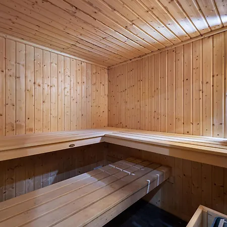 Montagnard A Rochebrune Avec Jacuzzi, Sauna, 6 Chambres, Proche Des Pistes, Accueil 12 Pers - Fr-1-569-37 Chalet Megeve