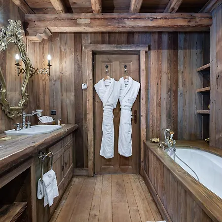 Σαλέ Montagnard A Rochebrune Avec Jacuzzi, Sauna, 6 Chambres, Proche Des Pistes, Accueil 12 Pers - Fr-1-569-37