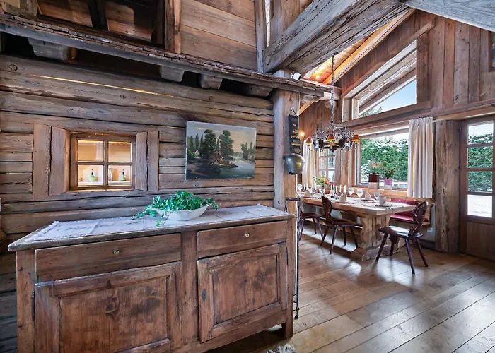 Montagnard A Rochebrune Avec Jacuzzi, Sauna, 6 Chambres, Proche Des Pistes, Accueil 12 Pers - Fr-1-569-37