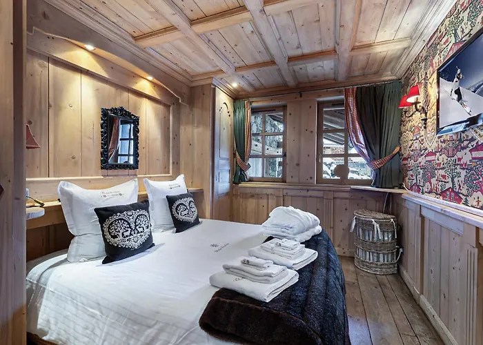 Montagnard A Rochebrune Avec Jacuzzi, Sauna, 6 Chambres, Proche Des Pistes, Accueil 12 Pers - Fr-1-569-37 Alpehytte *